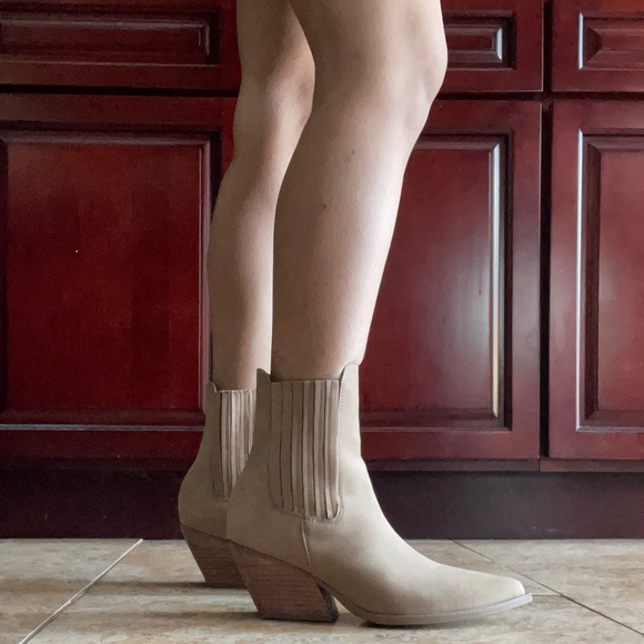 Steve Madden Genuine Leather Point Toe Western Cowboy Heeled Ankle Boot Booties - Picture 6 of 17